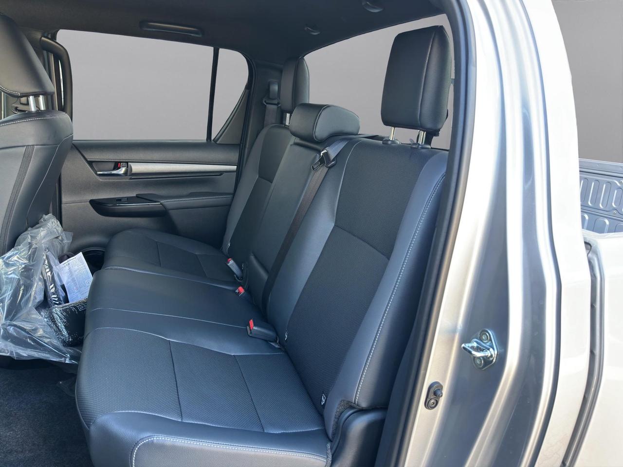 Toyota Hilux - MY25 Double Cab Invincible 48V