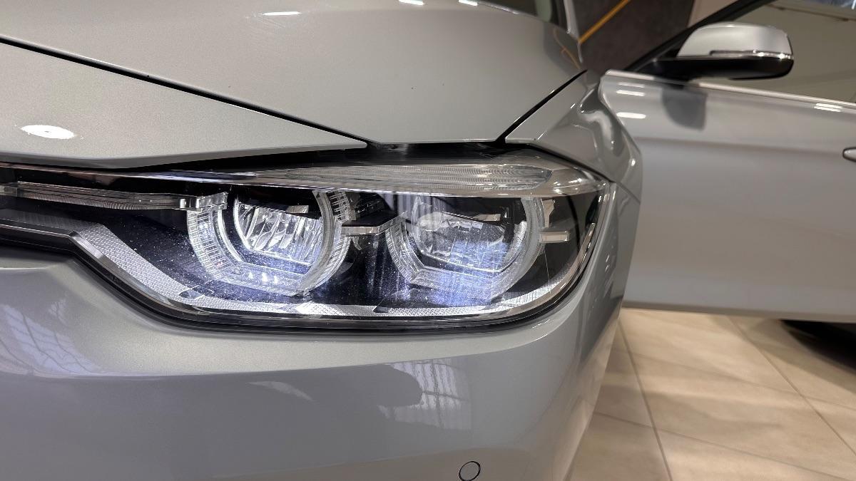 BMW - Serie 3 Touring - 320d Touring Luxury