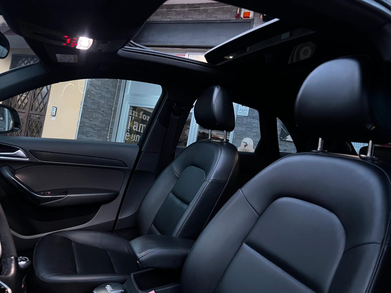 Audi Q3 2.0 TDI 140 CV -2012-TETTO