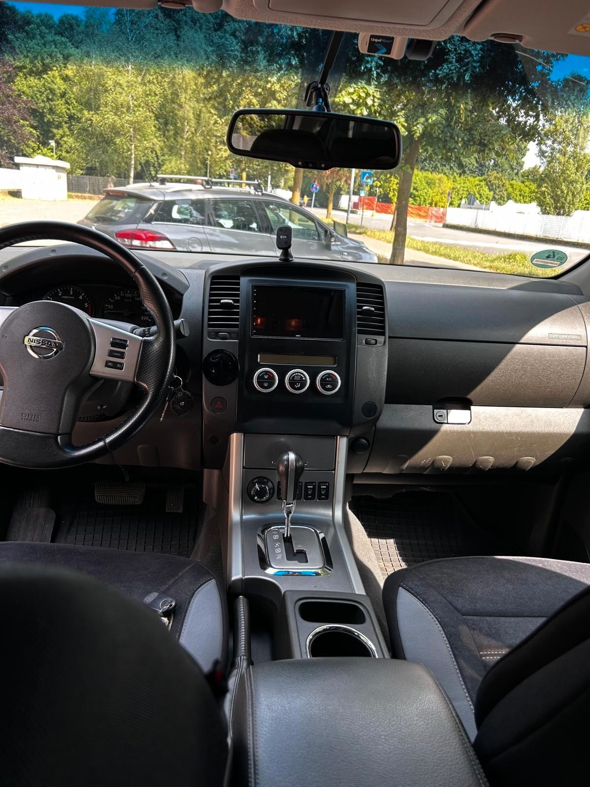 Nissan Navara 2.5 dCi 190CV 4 porte Double Cab XE