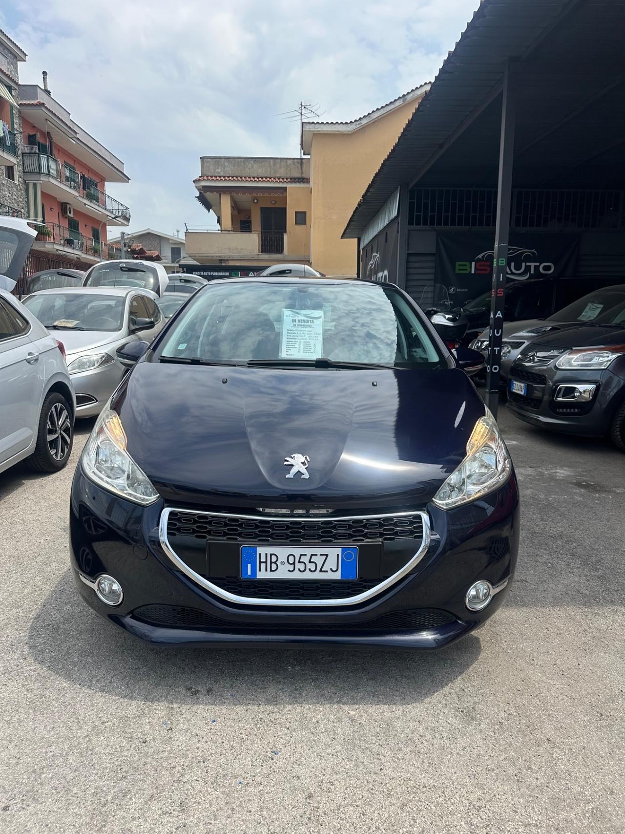Peugeot 208 1.4 HDi 68 CV 5 porte Allure