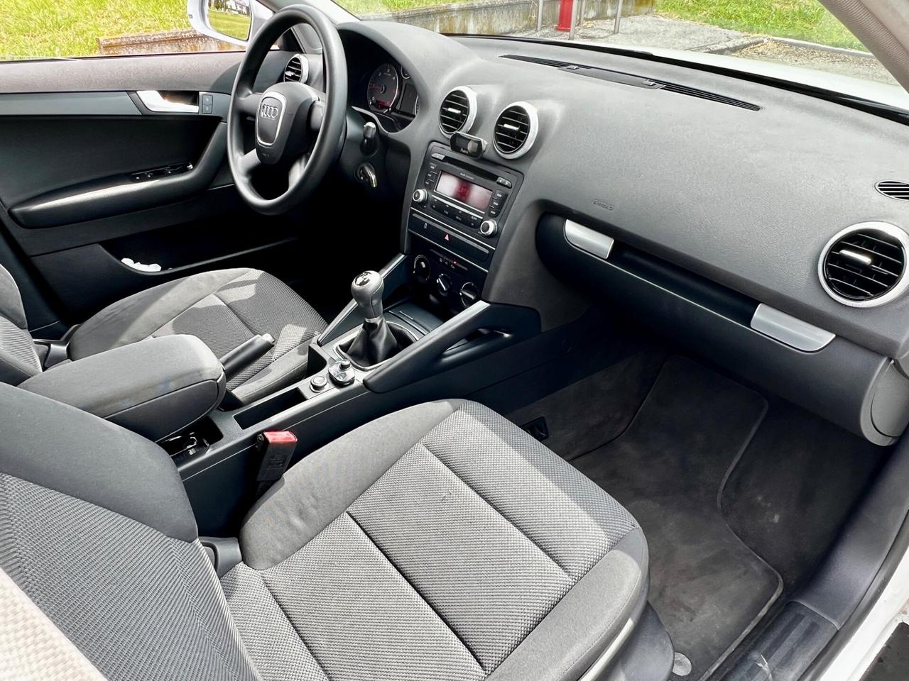 Audi A3 SPB 1.6 TDI 105 CV CR Ambition