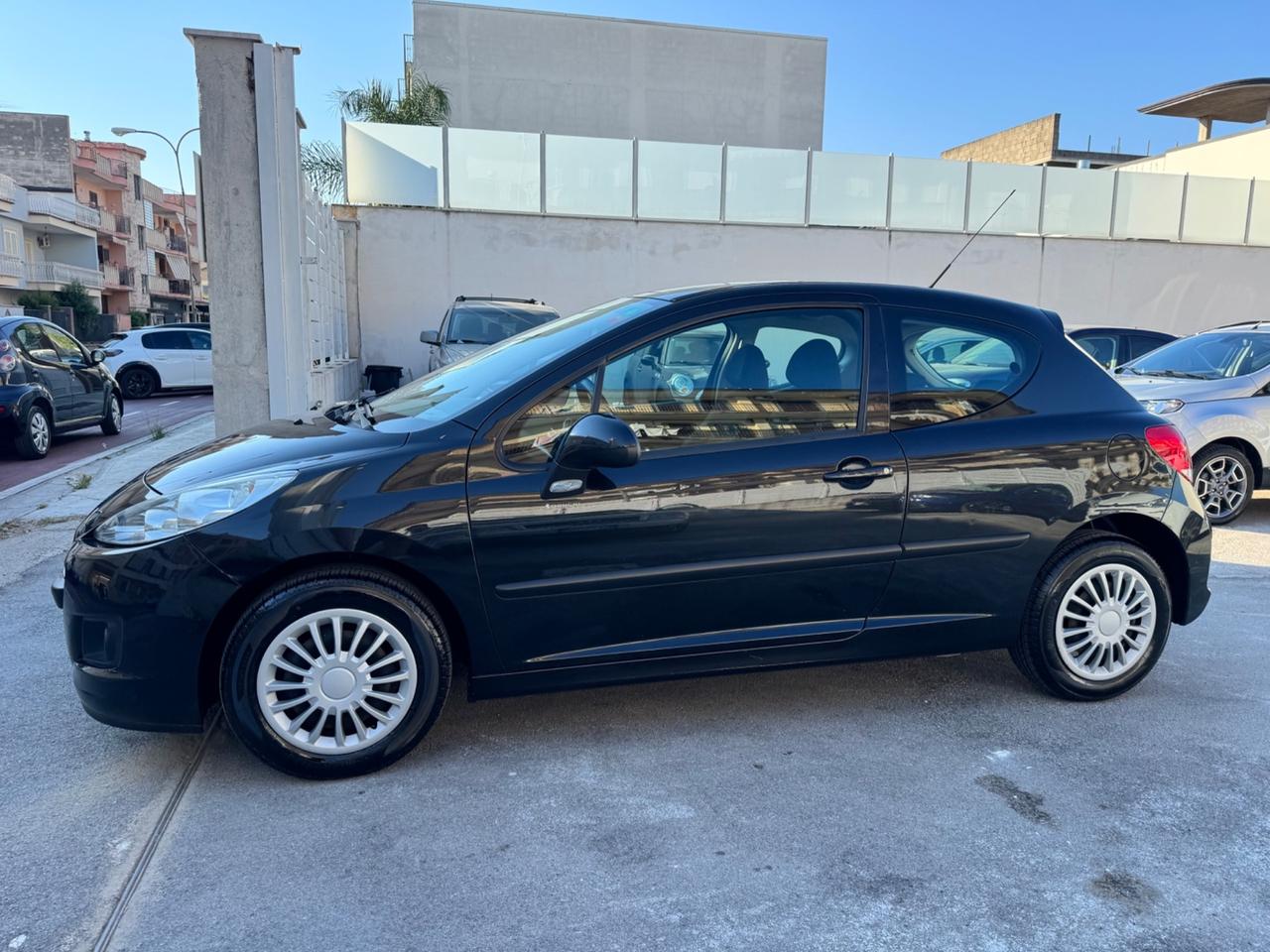 Peugeot 207 1.4 GPL 75CV 2010