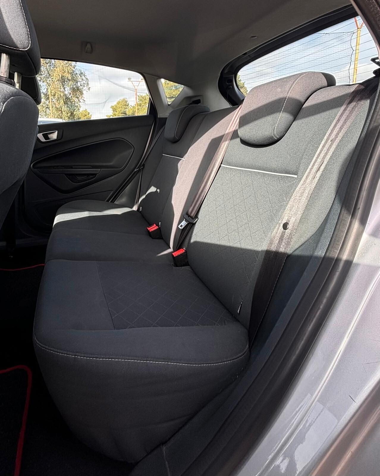 Ford Fiesta 1.4 TDCi 70CV 5 porte Titanium