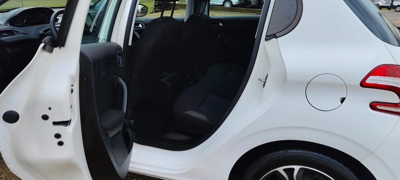 Peugeot 208 1.4 HDi 68 CV 5 porte Allure