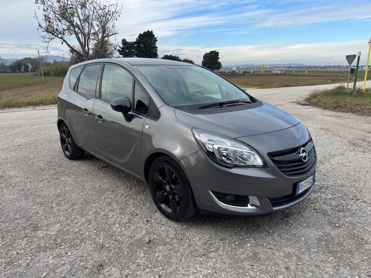 Opel Meriva 1.4 Cosmo 28000 km