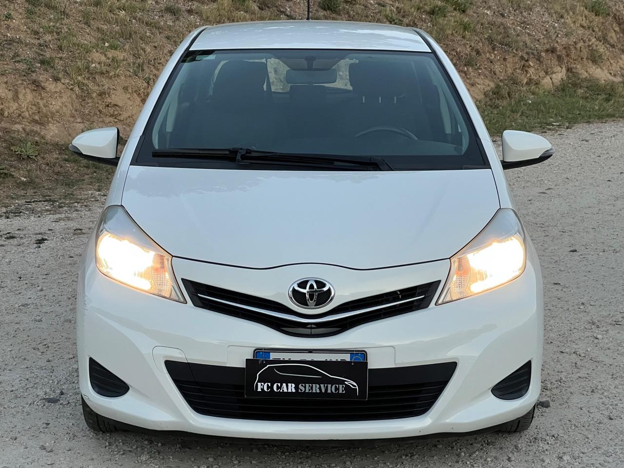 Toyota Yaris 1.0 5 porte Active Permute Rate Garanzia