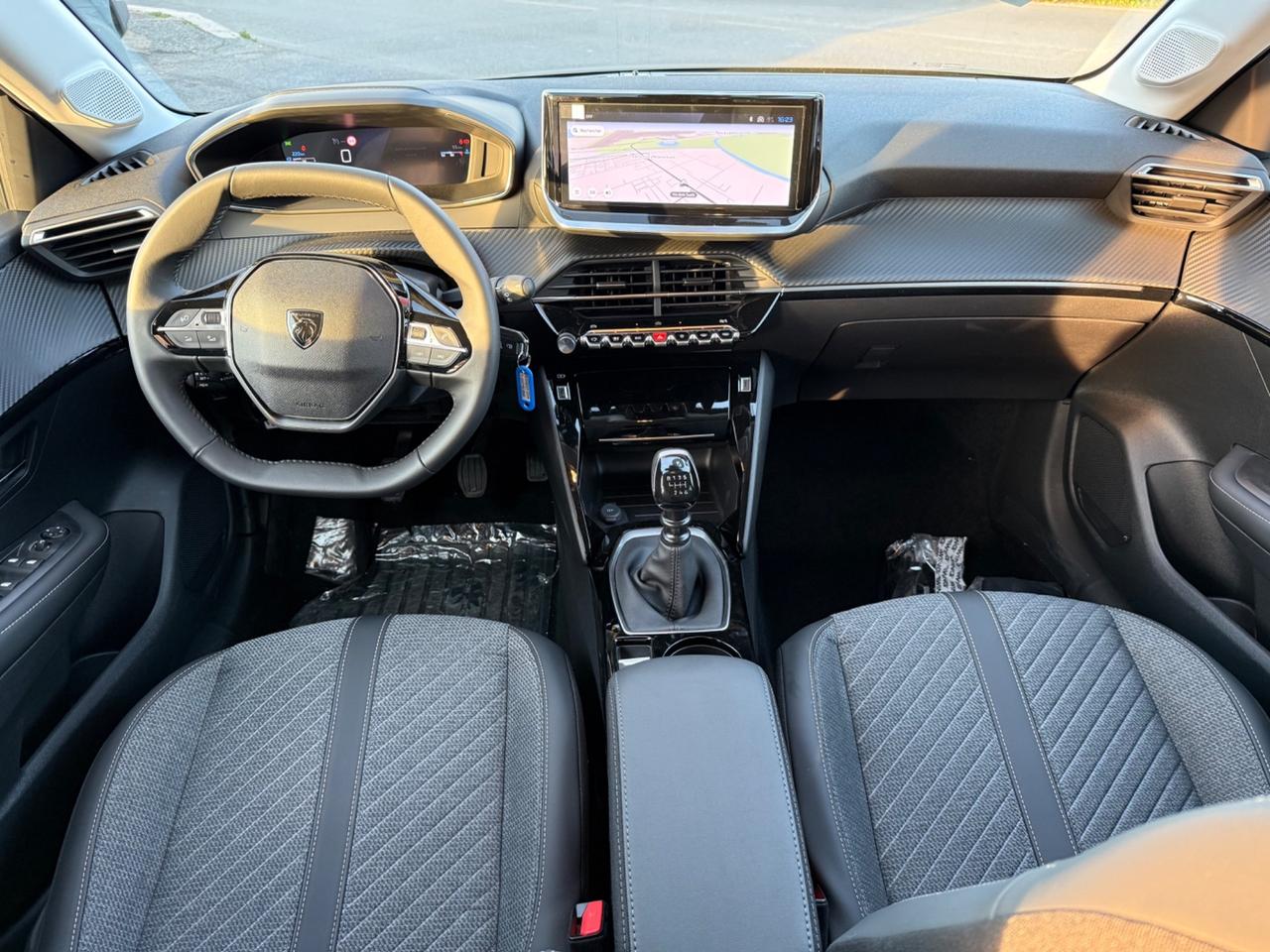 Peugeot 208 PureTech 100cv 5 porte Allure KM0!!!