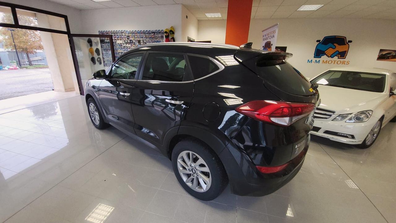HYUNDAI TUCSON 1.7 CRDi XPossible 2W , (115CV)-OTTIME CONDIZIONI-ADATTA ANCHE A NEO PATENTATI