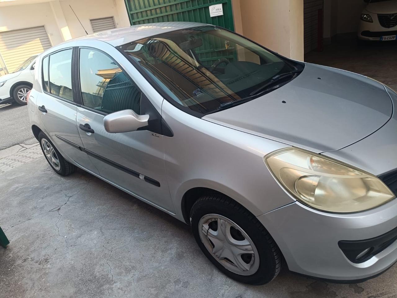 Renault Clio 1.2 16V 5 porte Luxe