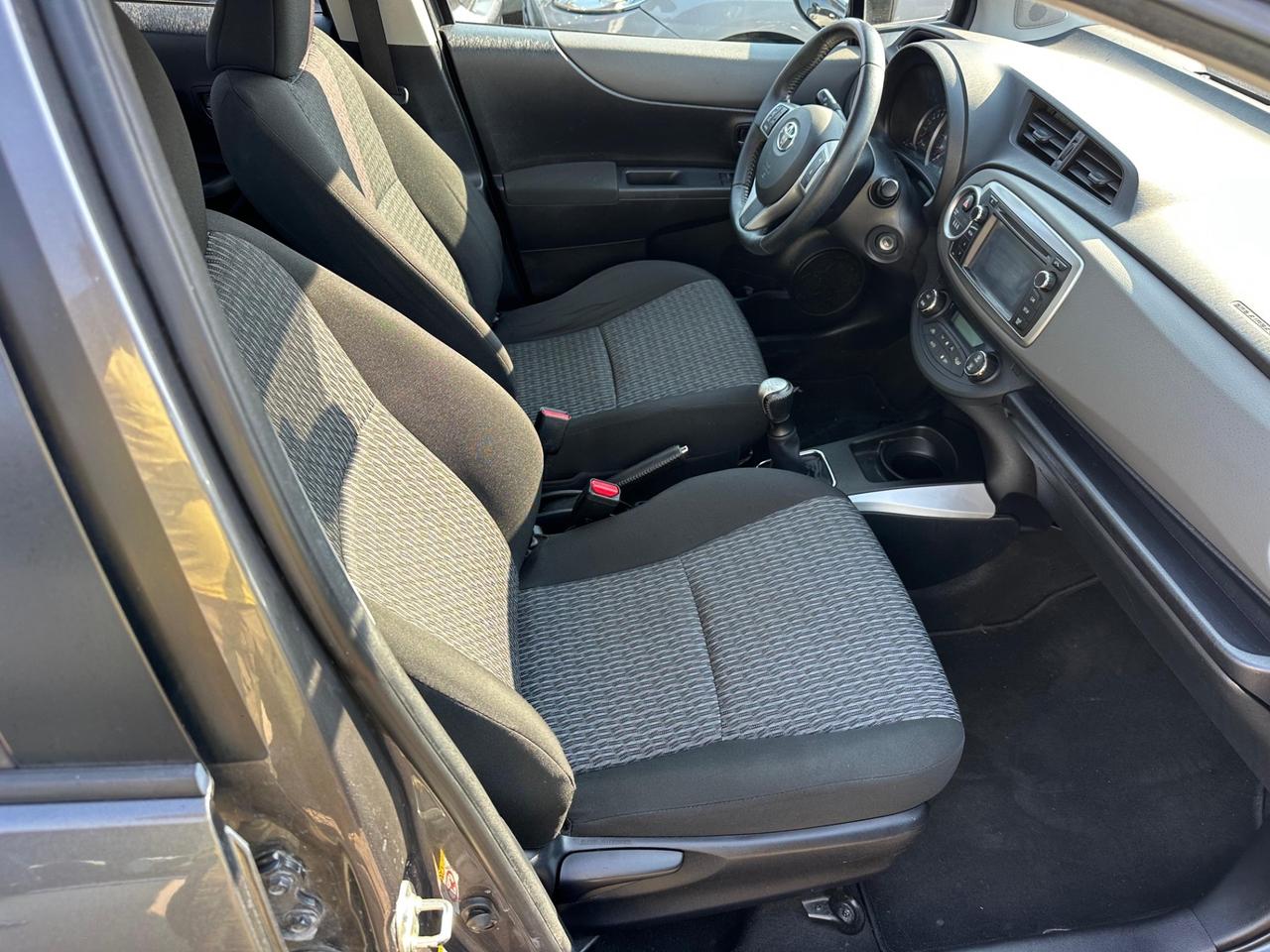 Toyota Yaris 1.0 5 porte Lounge neopatentati