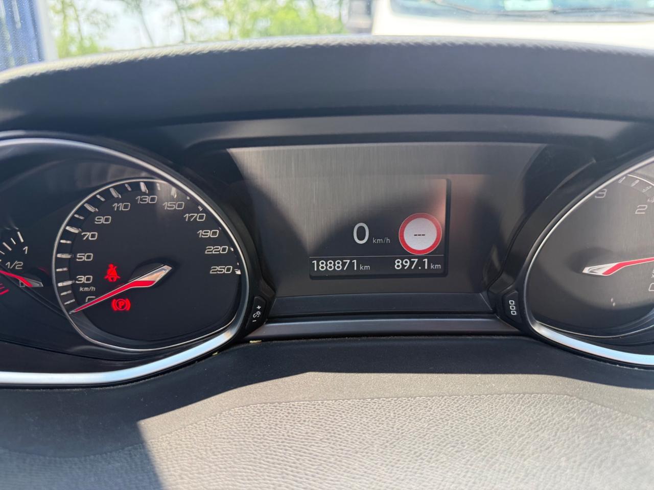 Peugeot 308 BlueHDi 120 S&S SW Allure