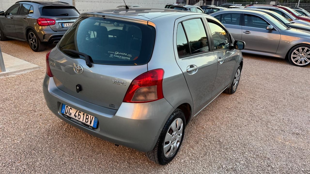 Toyota Yaris 1.0 5 porte Sol