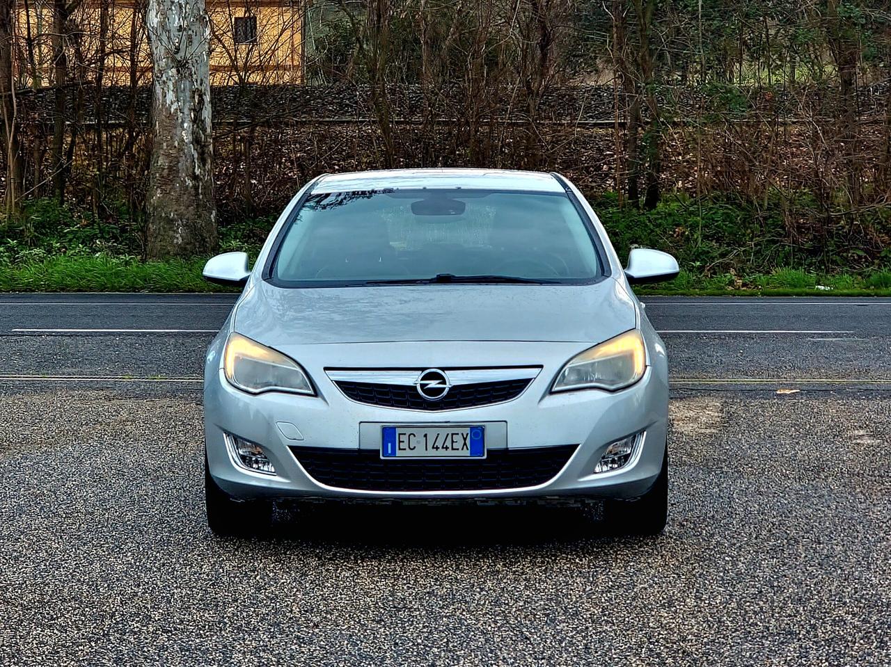 Opel Astra 1.7 CDTI 110CV 5 porte Cosmo 2010-E5 Manuale NEO