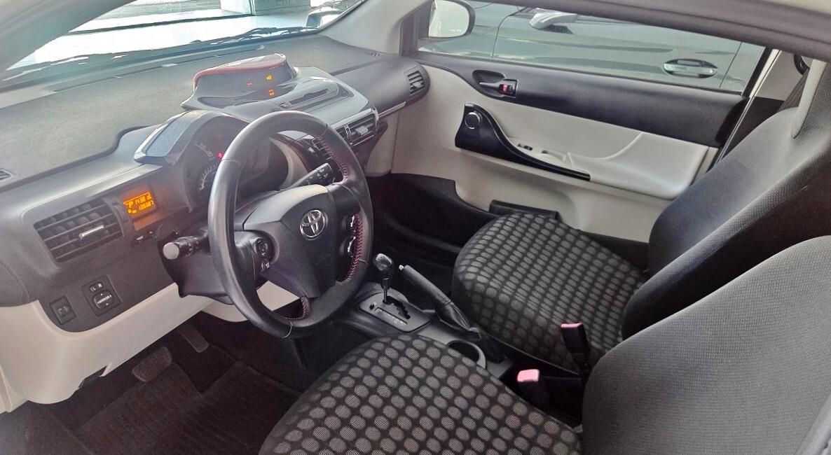 Toyota iQ 1.0 CVT Sol