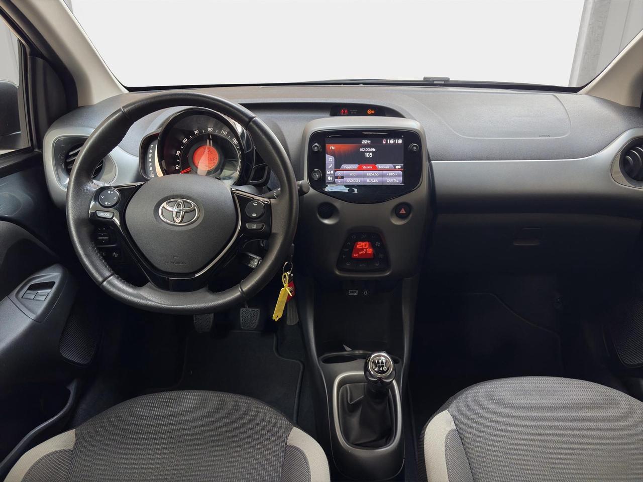 Toyota Aygo 5p 1.0 x-play 72cv