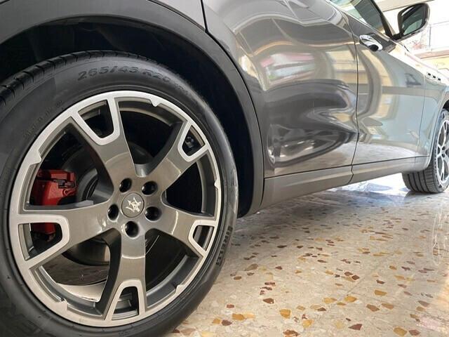 Maserati Levante V6 Diesel 275 CV AWD Granlusso