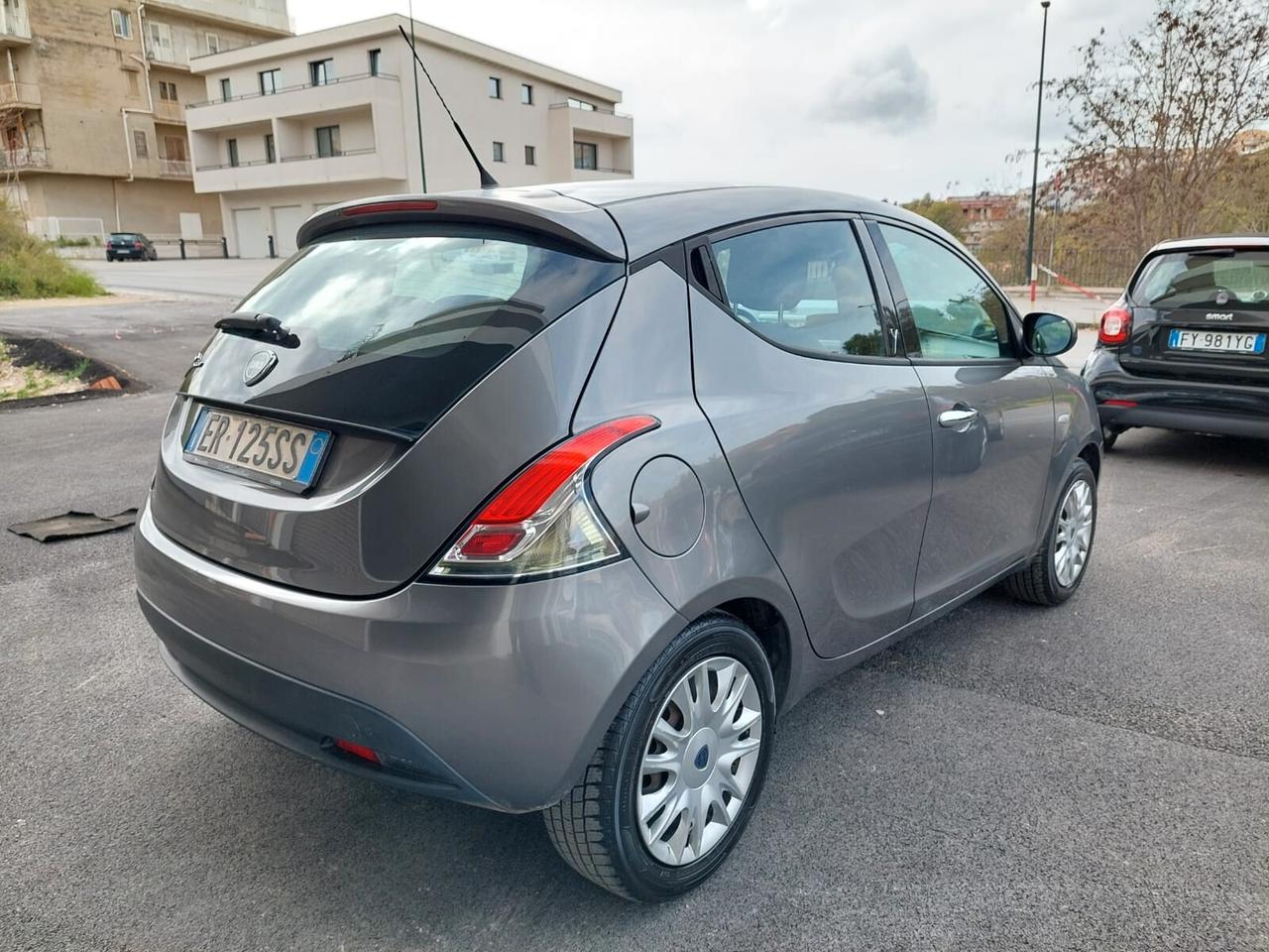 Lancia Ypsilon 1.2 69 CV 5 porte GPL Ecochic Gold