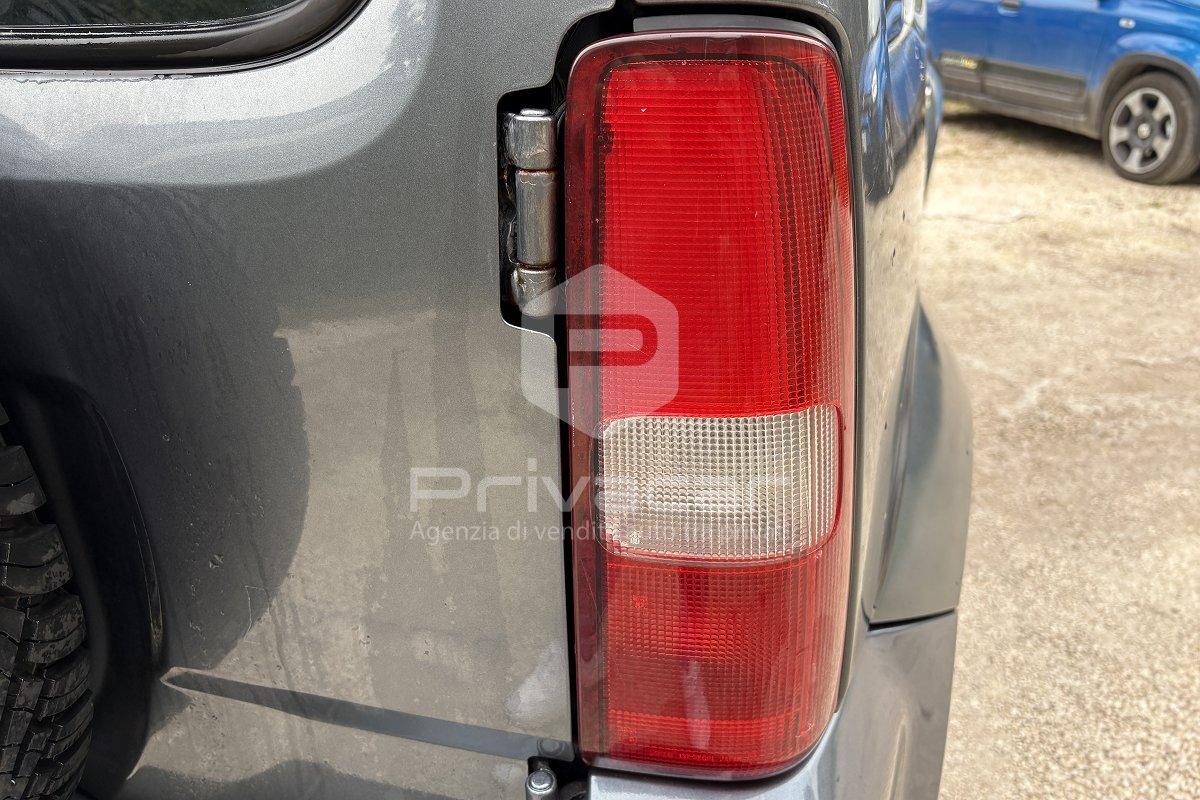 SUZUKI Jimny 1.3i 16V cat 4WD JLX