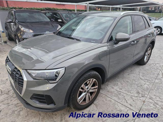 AUDI Q3 45 TFSI quattro S tronic Business sport