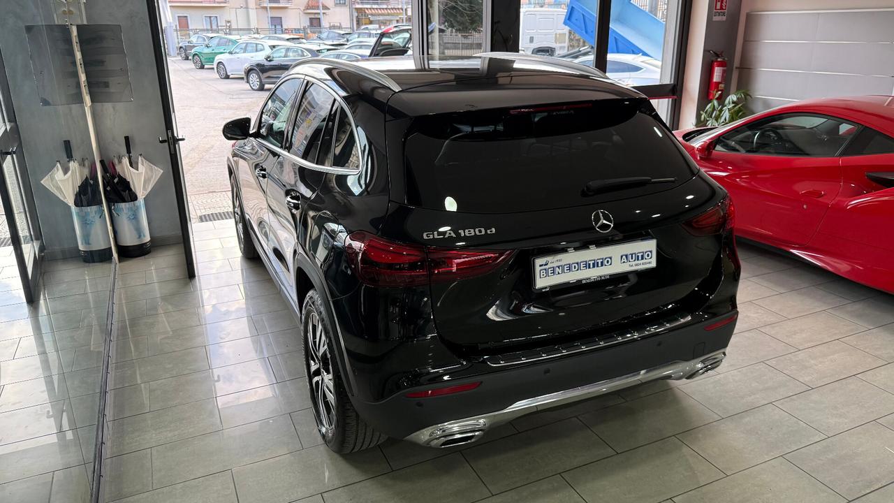 MERCEDES GLA 180 D MOTORE 2.0 116 CV restyling