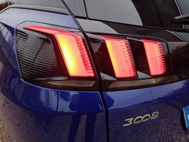 PEUGEOT 3008 PureTech Turbo 130 Allure