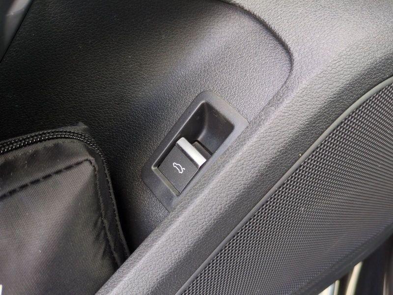 Audi A4 A4 Avant 40 TDI quattro S tronic S line edition