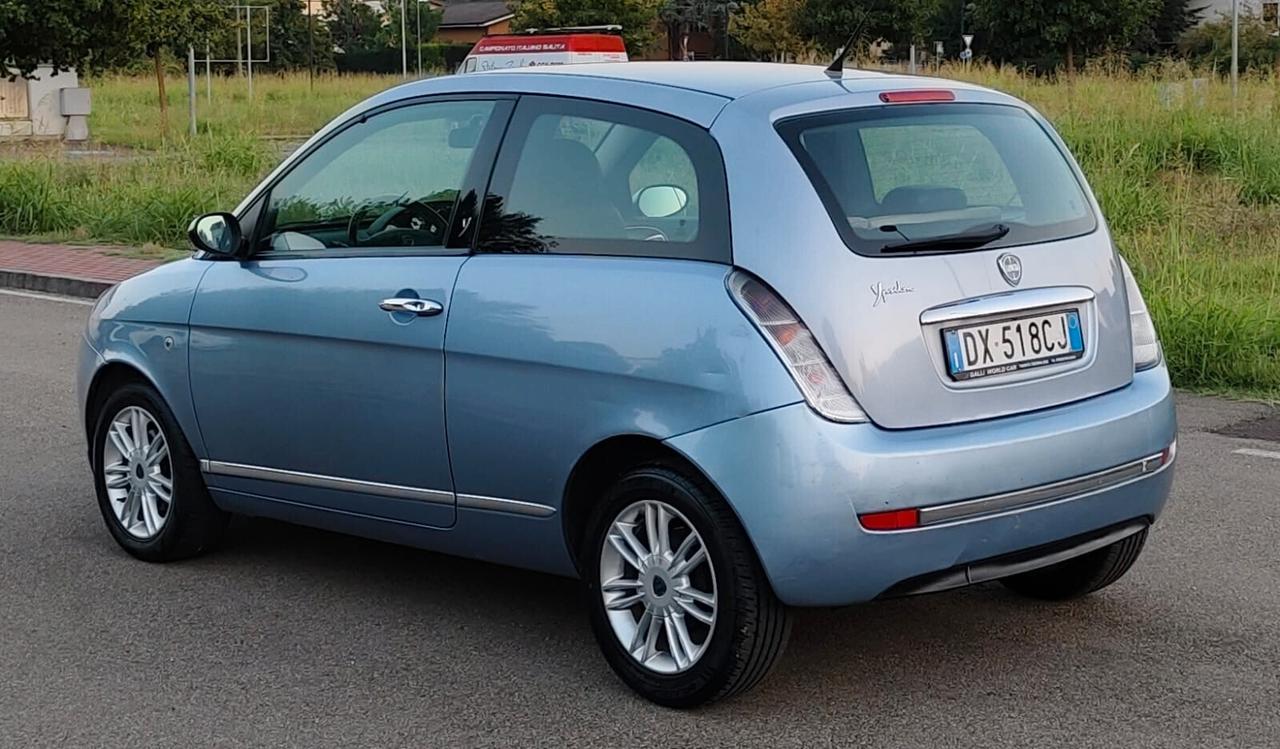 Lancia Ypsilon 1.3 MJT 90 CV Platino