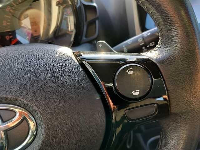 Toyota Aygo 1.0 VVT-i 69 CV 5 porte x-play MMT