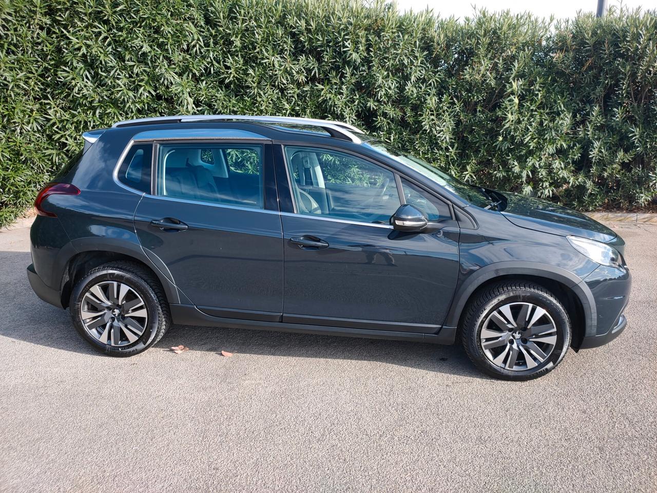 Peugeot 2008 BlueHDi 100 S&S Allure