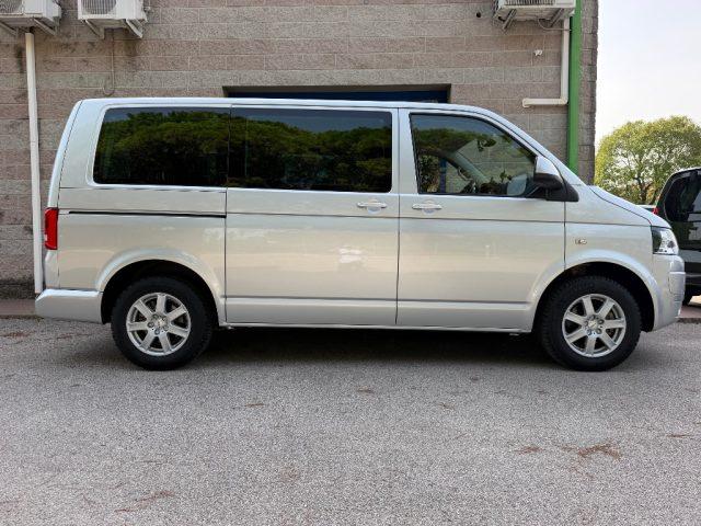 VOLKSWAGEN Caravelle 2.0 TDI DSG 140 CV 7 POSTI NAVIGATORE RETROCAMERA