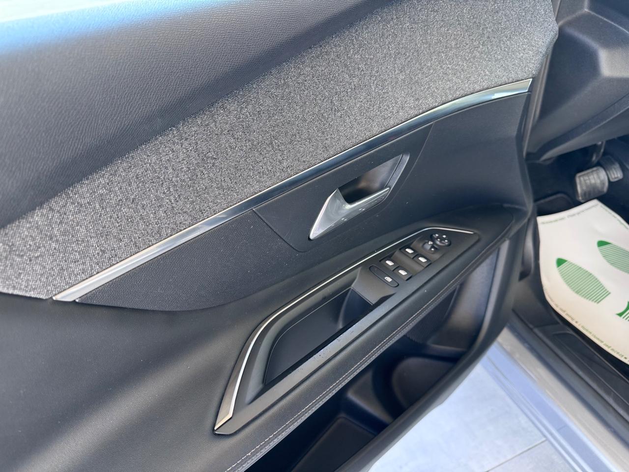 Peugeot 3008 BlueHDi 120 S&S Allure