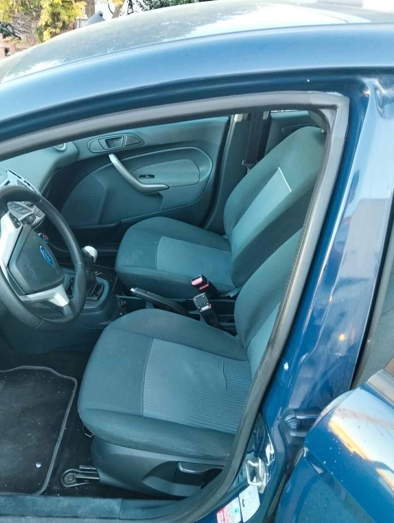 Ford Fiesta 1.4 TDCi 70CV 5 porte Titanium