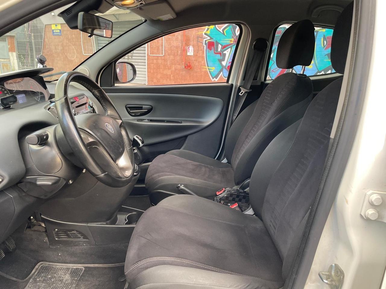 Lancia Ypsilon 0.9 TwinAir 85 CV 5 porte Metano Ecochic Gold