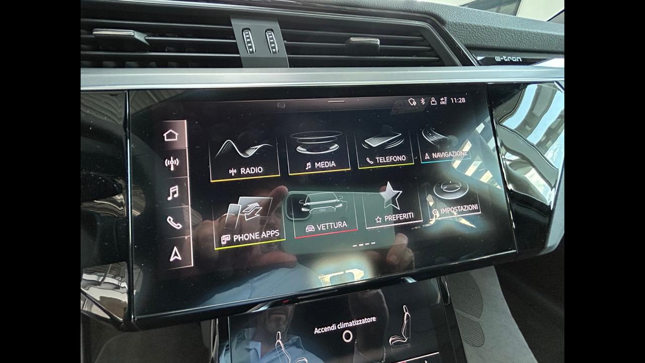 Audi Q8 e-tron 250/95