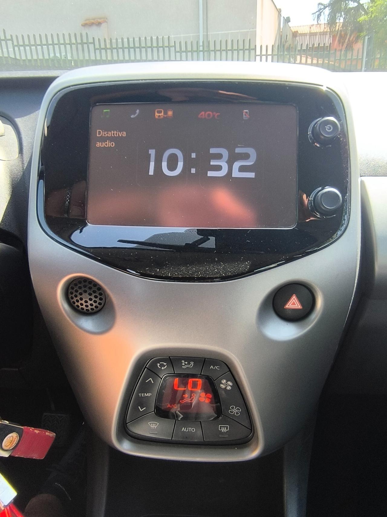 Toyota Aygo 1.0 VVT-i 69 CV 5 porte x-black TSS