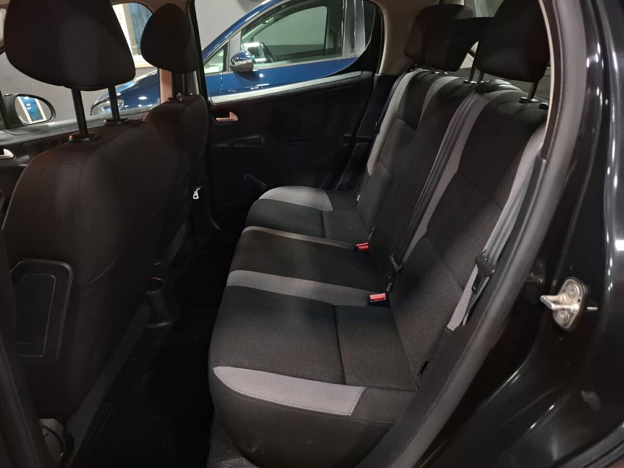 Peugeot 207 1.4 benzina Neopatentato