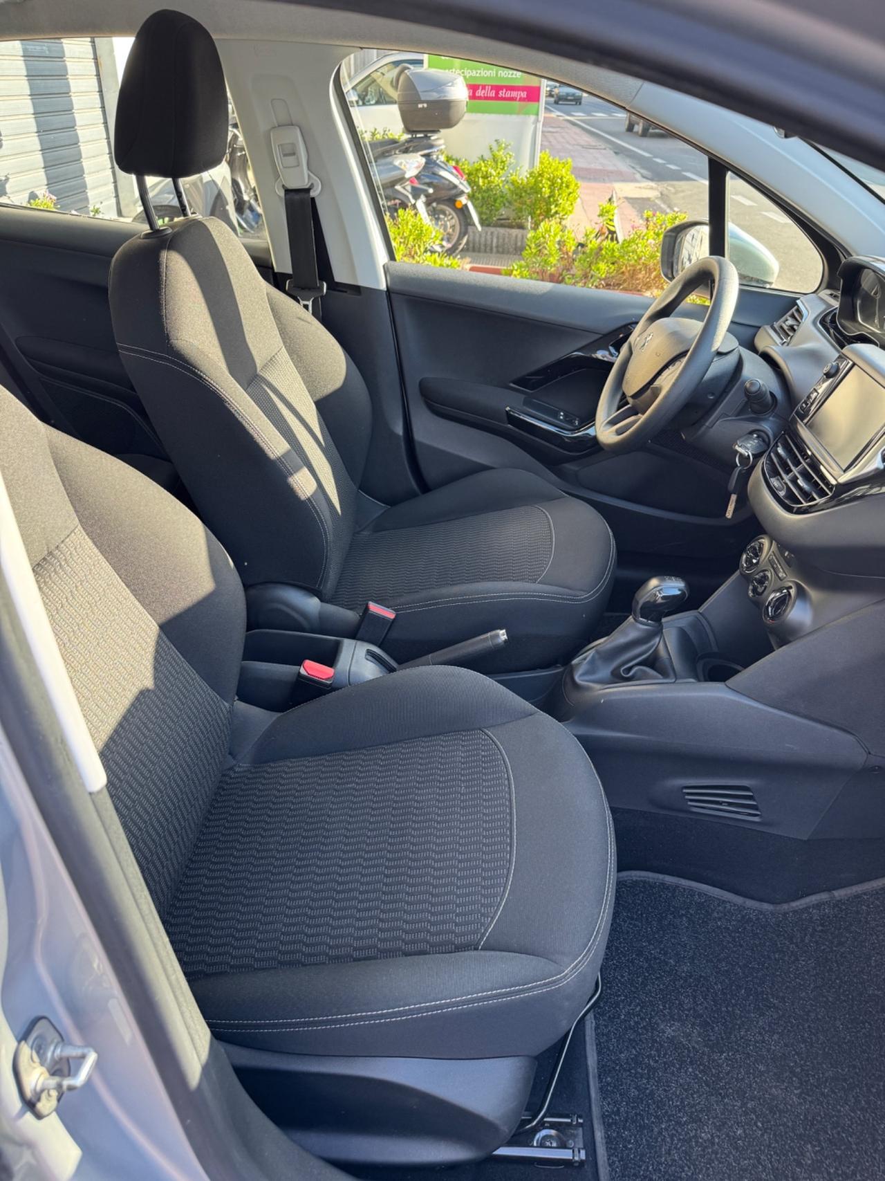 Peugeot 208 PureTech 82 5 porte Allure