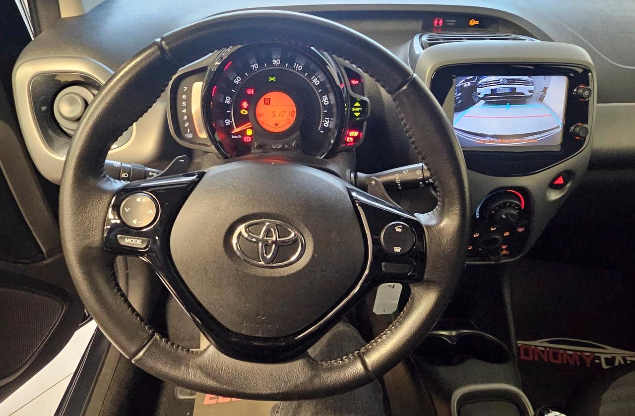 Toyota Aygo Connect 1.0 VVT-i 72 CV 5 porte x-wave grey