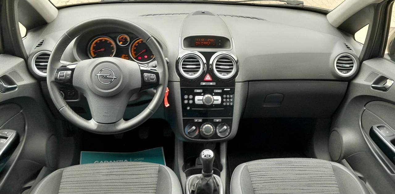 Opel Corsa 1.2 16V 5 porte Cosmo Edition