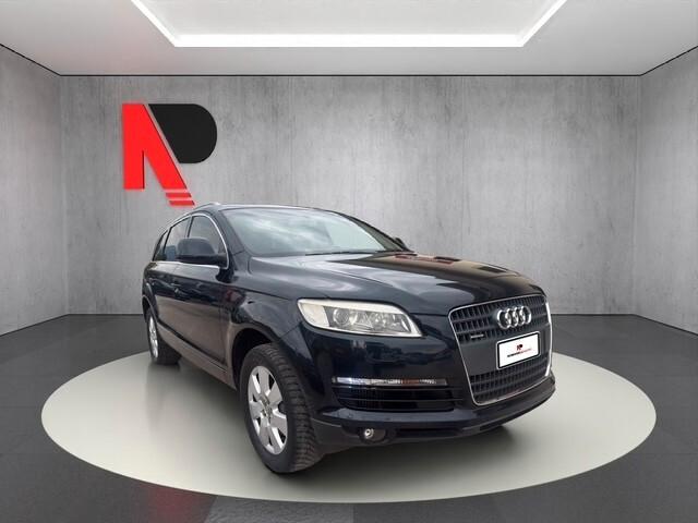 Audi Q7 3.0 V6 TDI 233CV quattro tiptronic 7 Posti