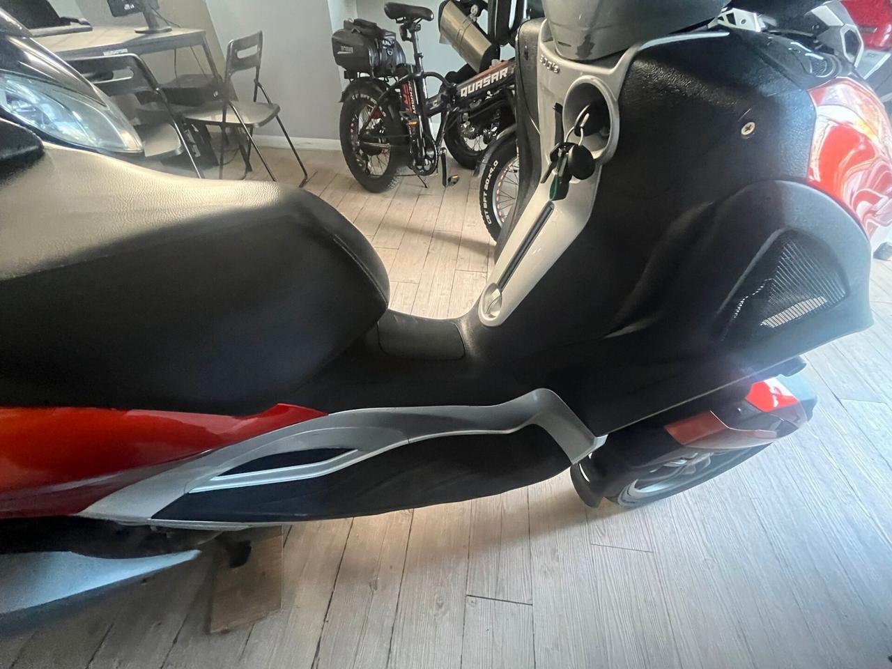 PIAGGIO MP3 300