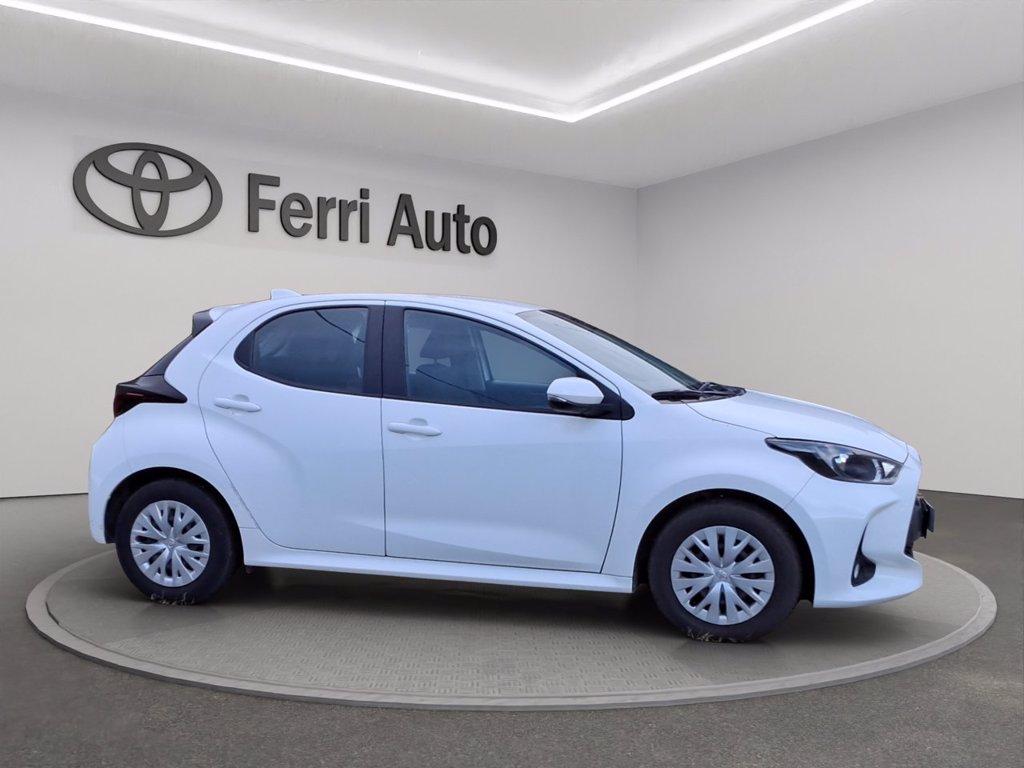 TOYOTA Yaris 1.5h active del 2023