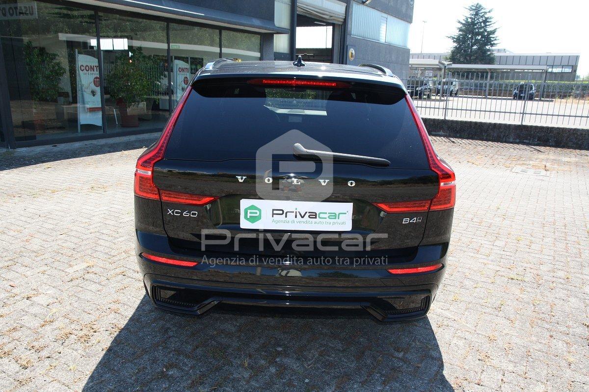 VOLVO XC60 B4 (d) AWD automatico Plus Dark