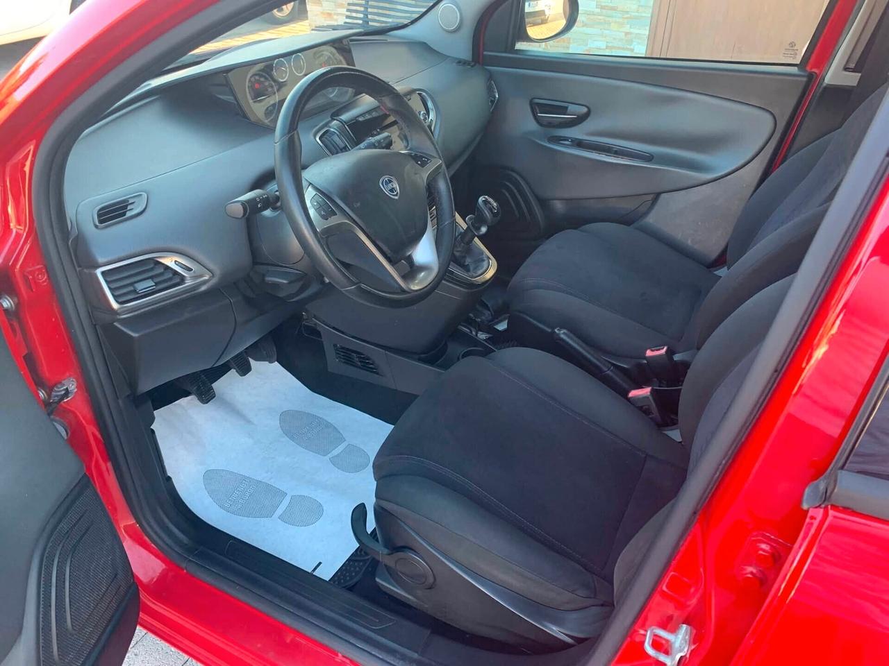 Lancia Ypsilon 1.2 69 CV Platinum 2015 TETTO APRIBILE