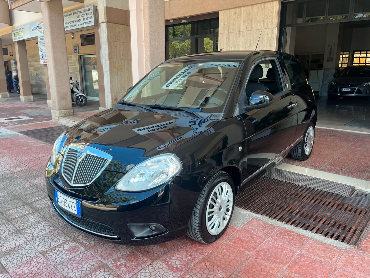 Lancia Ypsilon 1.3MJT 75CV perfetta garantita-11