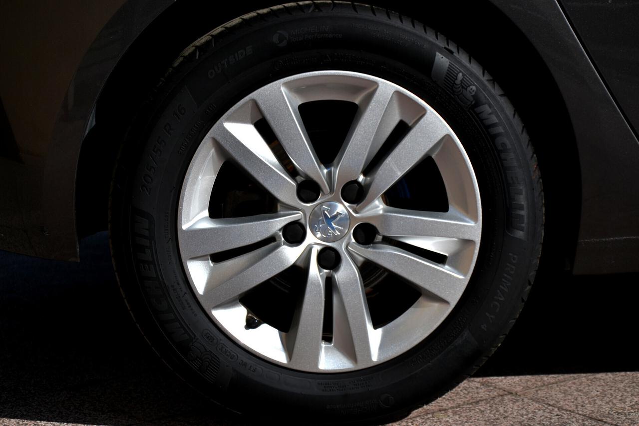 Peugeot 308 1.5 HDI 130CV AUTOM.+LED+NAVI+PDC+CRUISE+PRIVACY+