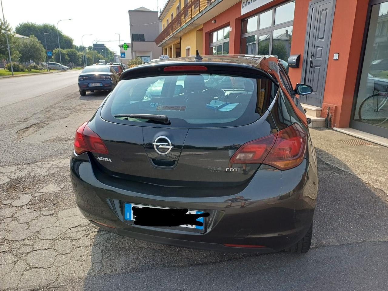 Opel Astra 1.7 CDTI 110 cv 5 porte Cosmo