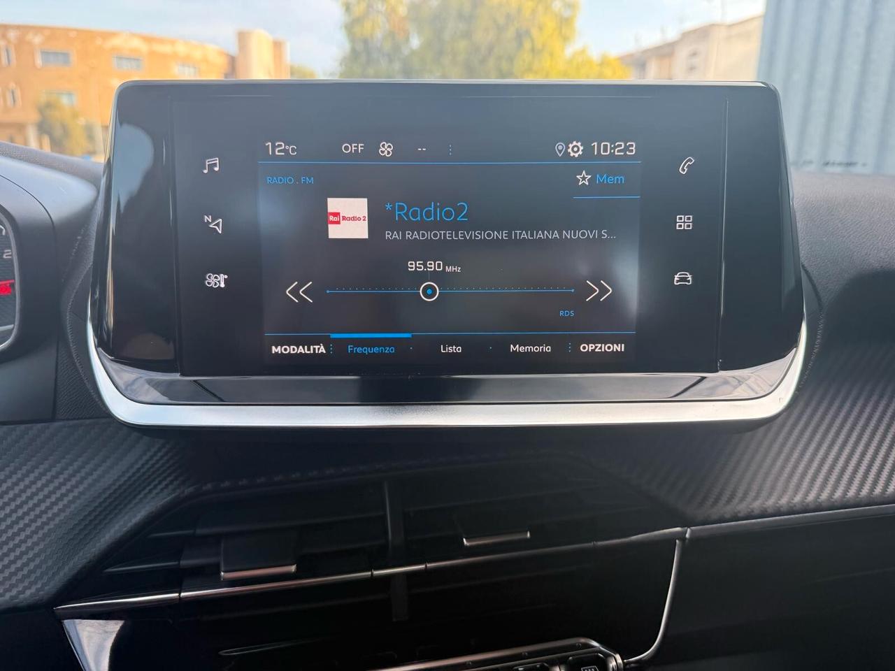 Peugeot 2008 DIESEL CAMERA NAVI