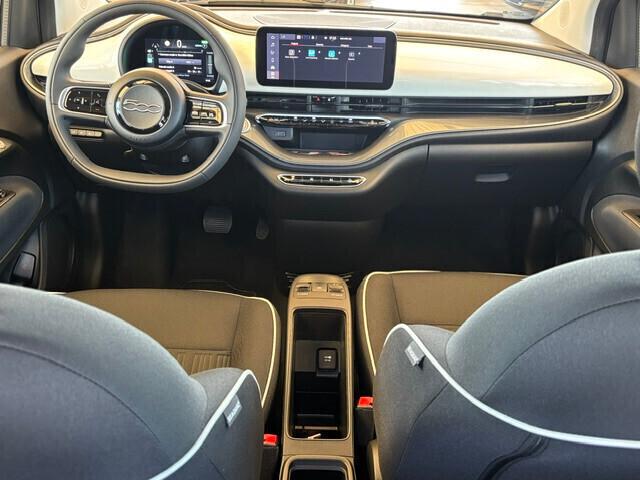 Fiat 500e Berlina 42 kWh NUOVA (PREZZO SENZA VINCOLI)